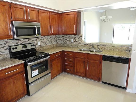 4th image of 118 Chicago Woods Cir