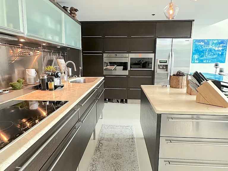 6000 Collins Ave #509 — Photo 6