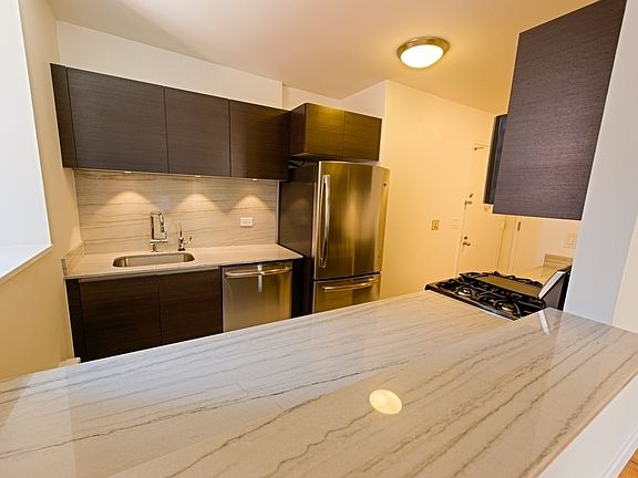 3rd image of 235 W 48th St APT 14C
