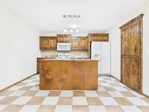 5th image of 1309A Park Ave