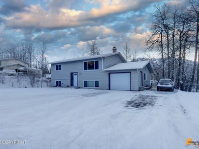 18732 Twenty Grand Rd, Eagle River, AK, 99577
