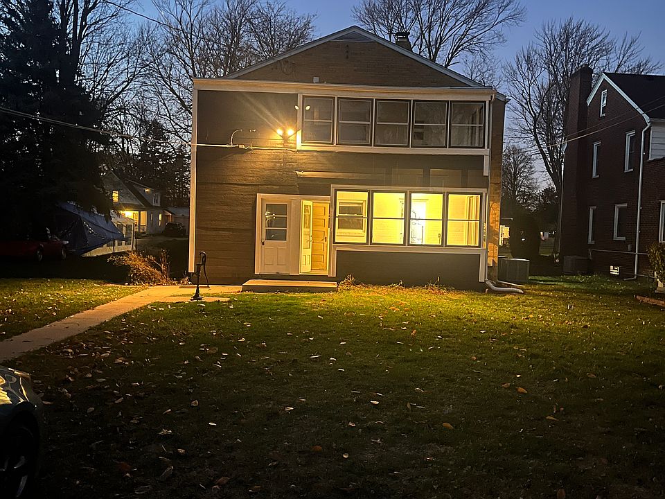 1st image of 138 E 6th St #138/140