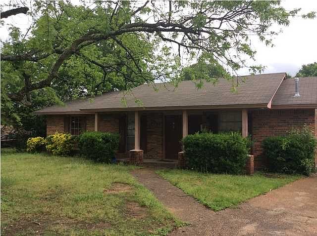 2nd image of 424 Mulligan Dr