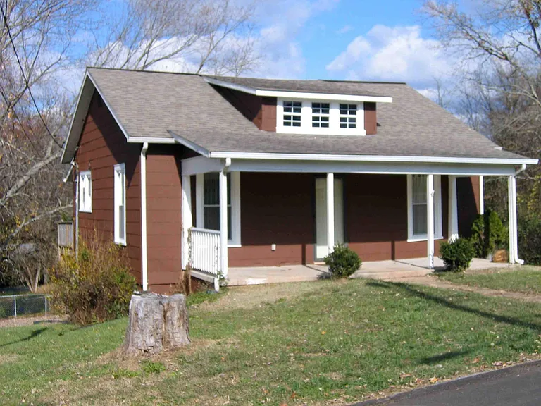 229 Haywood Ave — Photo 1