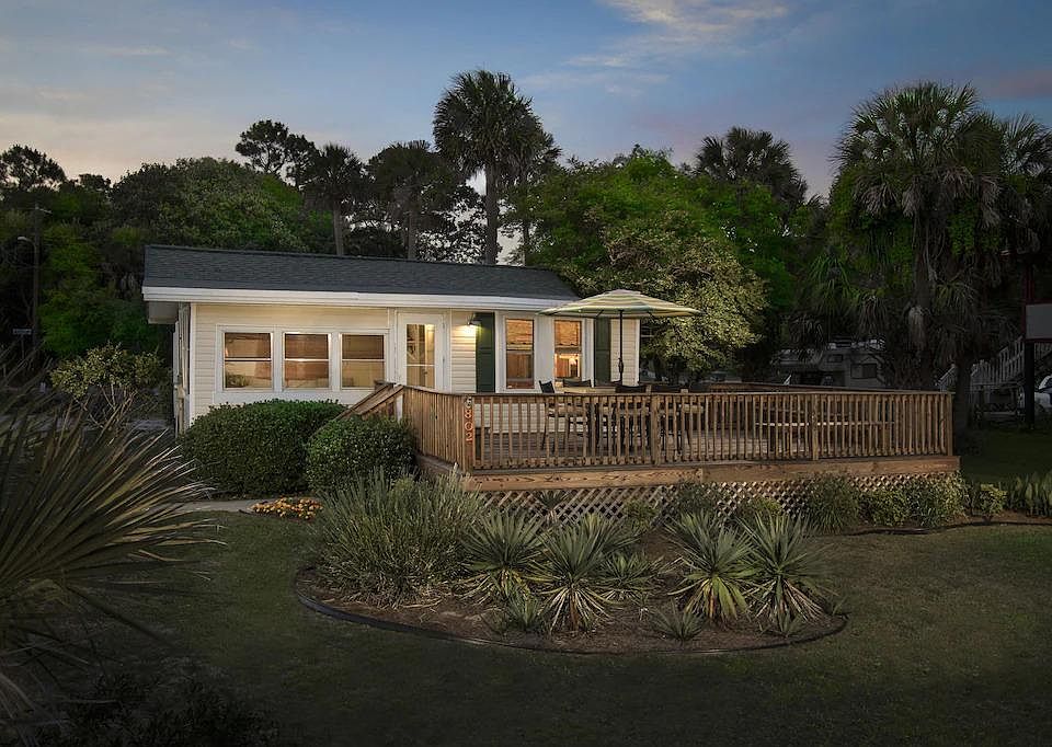 39 Uncle Rolf Rd, Dennis Port, MA 02639 Zillow