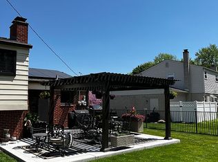 15601 Huff St, Livonia, MI 48154