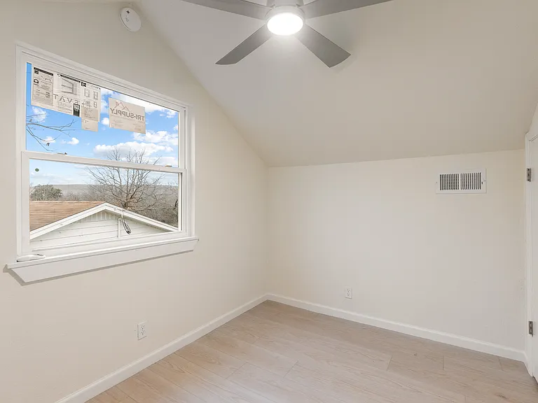 400 N River Oaks Dr — Photo 19