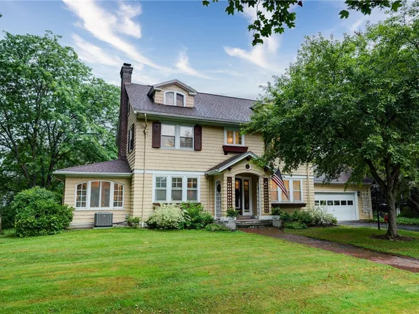 217 Genesee St, Avon, NY 14414