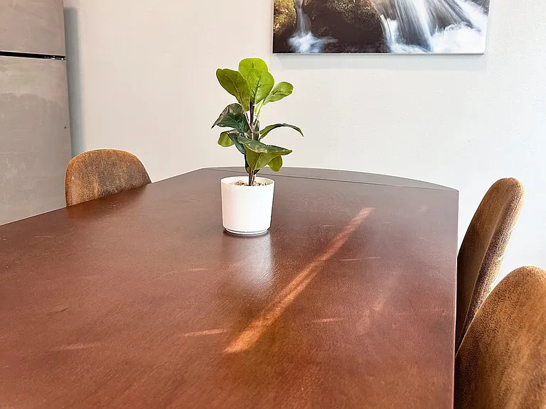 Full Kitchen with Dining Table