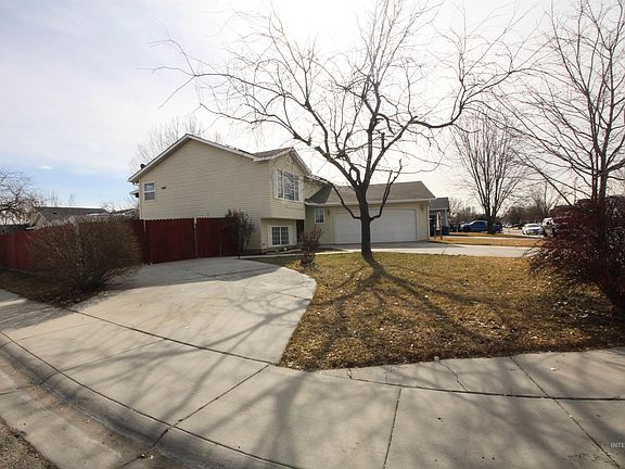 5th image of 2406 S Stonehedge Dr