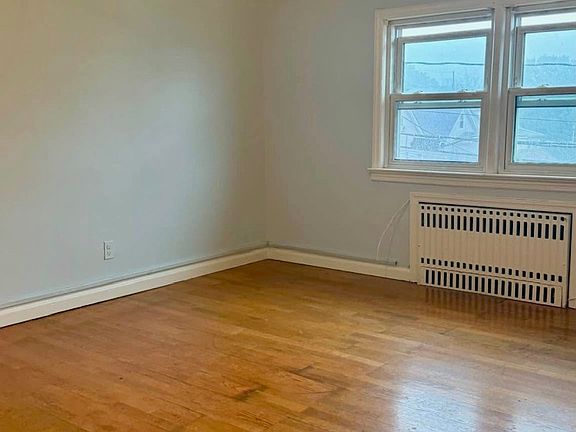 3rd image of 510 Grant St