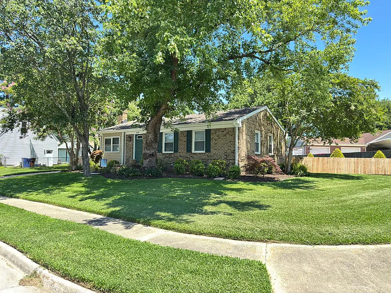 House front right