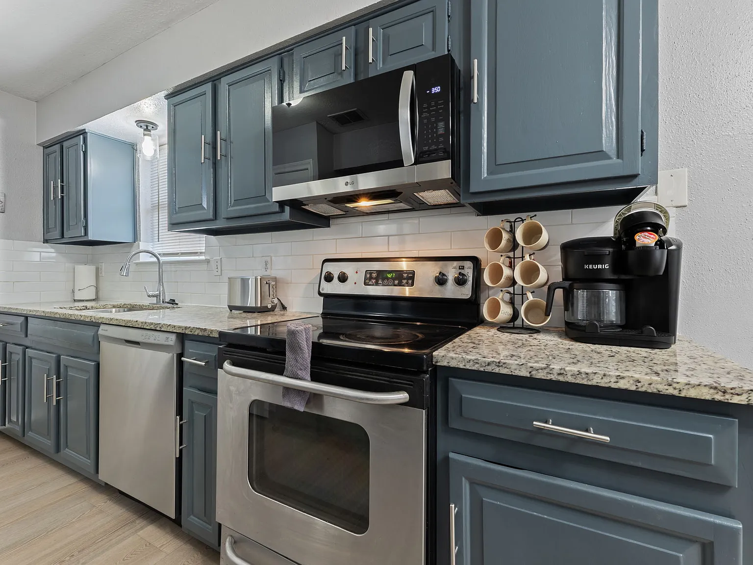 3 bed, 1576 sqft, $4,490 — Photo 2