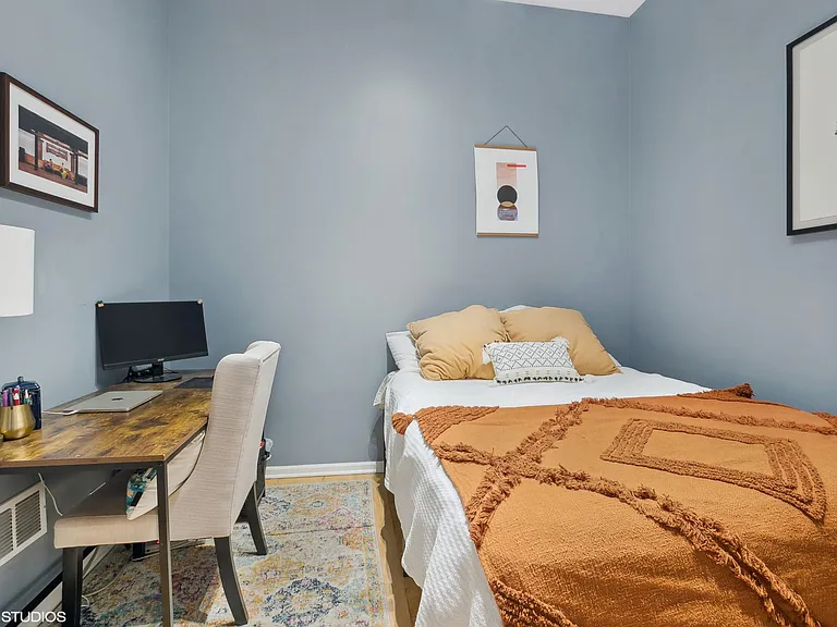 2629 W Chicago Ave #4 — Photo 9