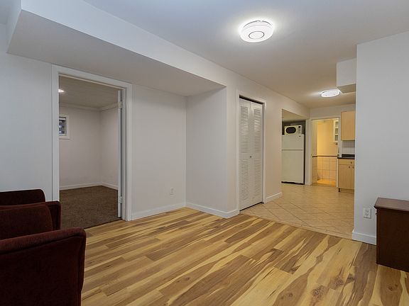 5th image of 2088 Majestic Cres #Basement