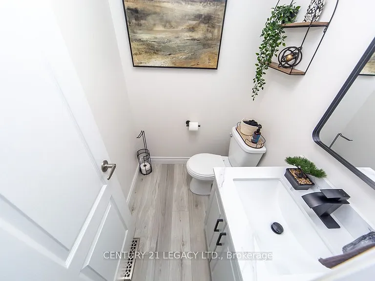 44 Tincomb Cres — Photo 18