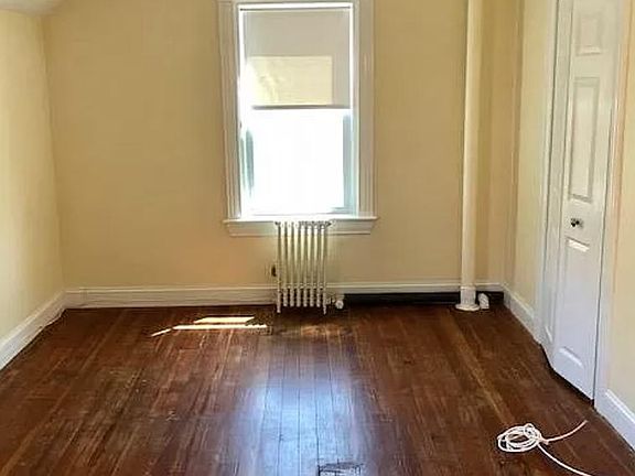 4th image of 77 Bourne Ave #77