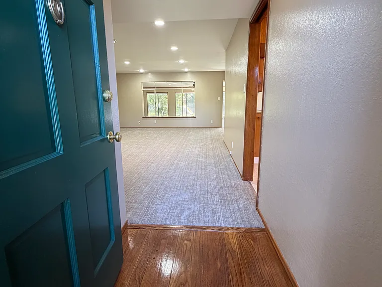1101 Los Molinos Way — Photo 3