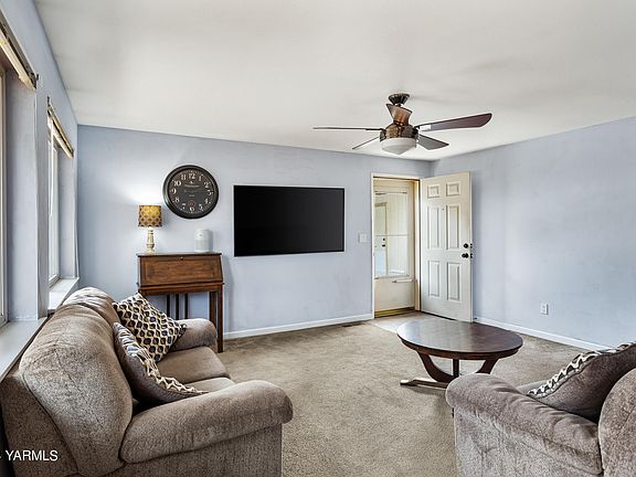 2nd image of 318 N 18th Ave