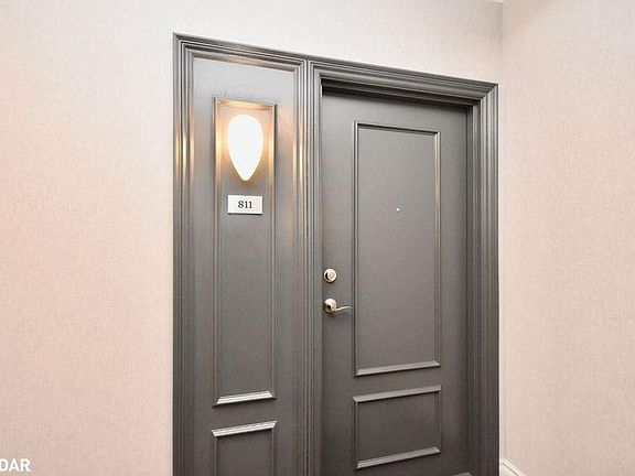 4th image of 37 Ellen St #811