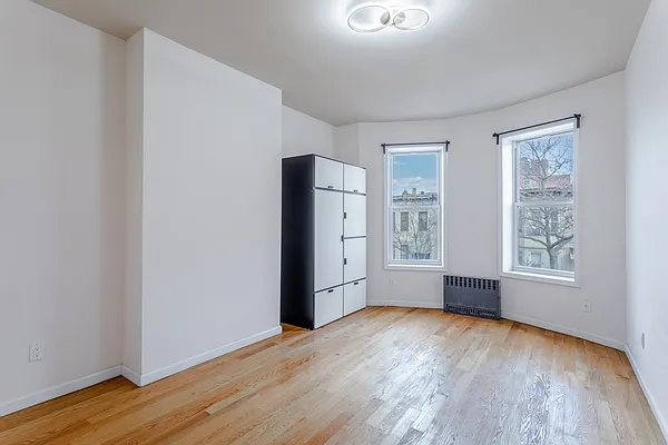 Rented by Bond New York | media 1