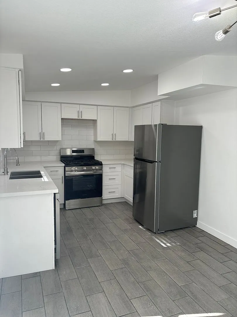 Building Photo - 71745 Sunnyslope Dr