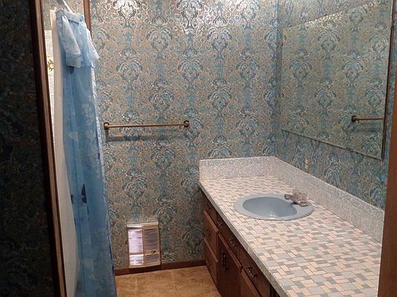 3rd image of 601 E Stephens Ave