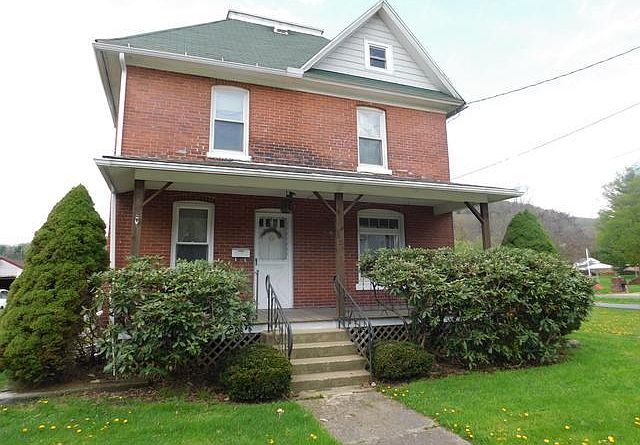 1st image of 823 N Main St