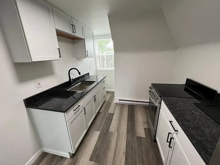 194 Sheridan Ave #3 — Photo 1