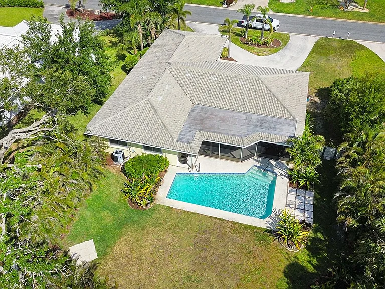 427 Bellini Cir #1-ID1590857P — Photo 39