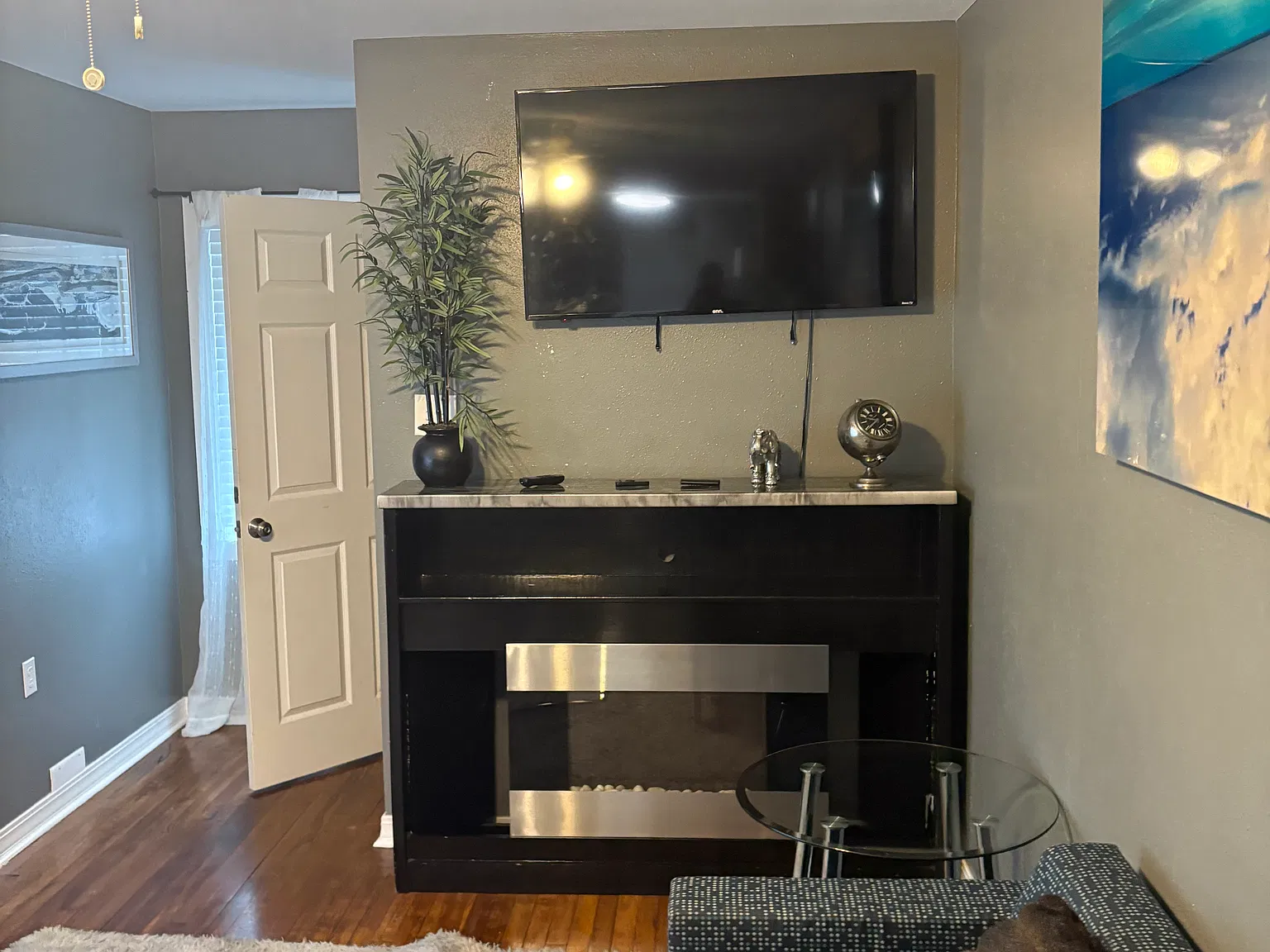 2 bed, 1000 sqft, $1,350 — Photo 2