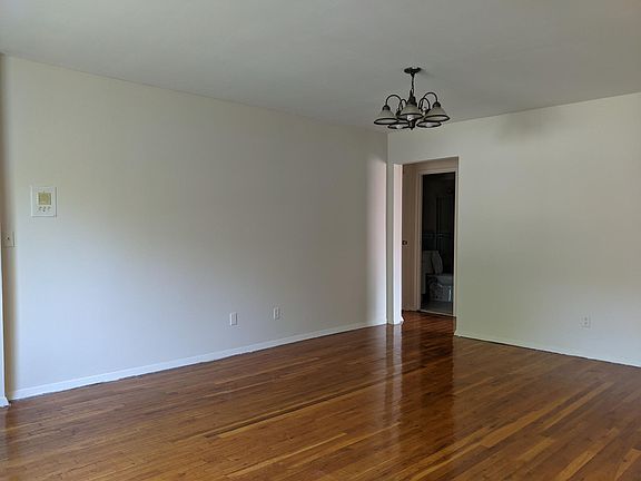 3rd image of 121 Lyman Ave #1A
