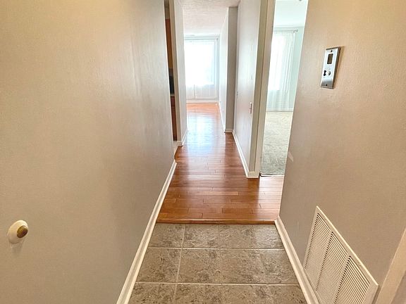 2nd image of 425 Walnut Creek Ln Unit 1508