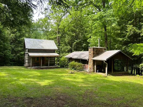 525 Elm St, Vanceburg, KY 41179