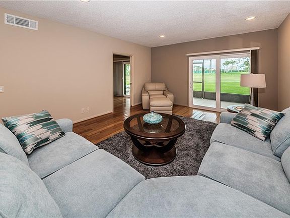 5th image of 6140 Sun Blvd APT 2