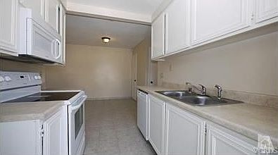 5th image of 2620 N Anchor Ave