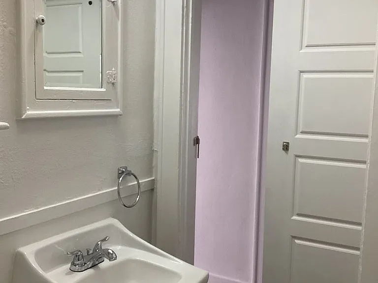 217 S Avenue J — Photo 10