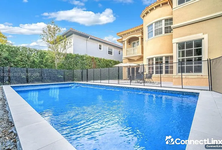 3545 Forest View Cir — Photo 17