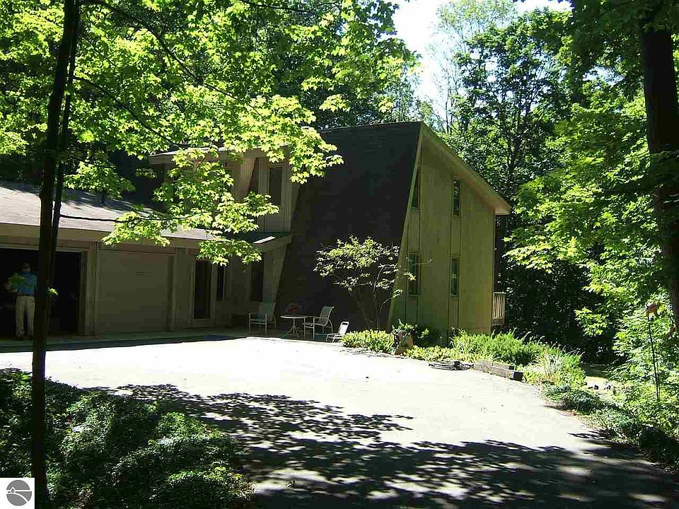 1st image of 6600 Franklin Woods Dr