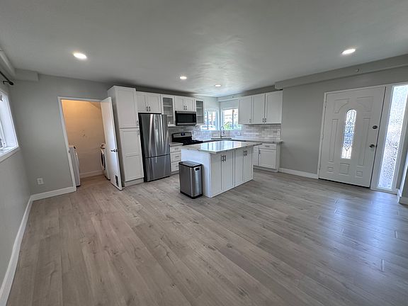2nd image of 2014 Carnegie Ln APT 1