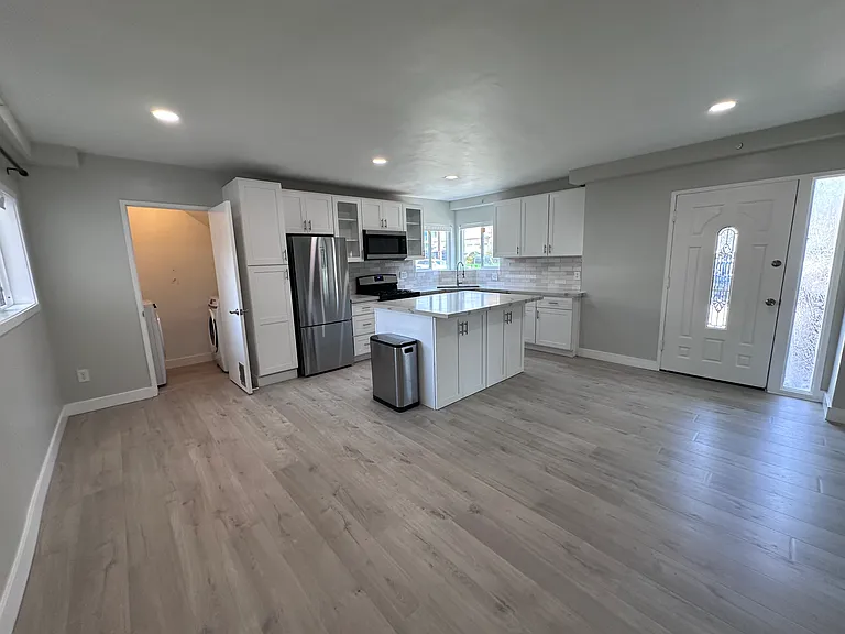 2014 Carnegie Ln #1 — Photo 2
