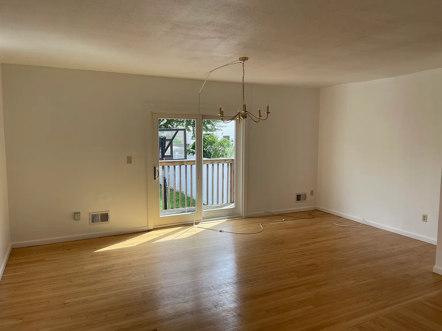3 bed, 1632 sqft, $4,000 — Photo 2