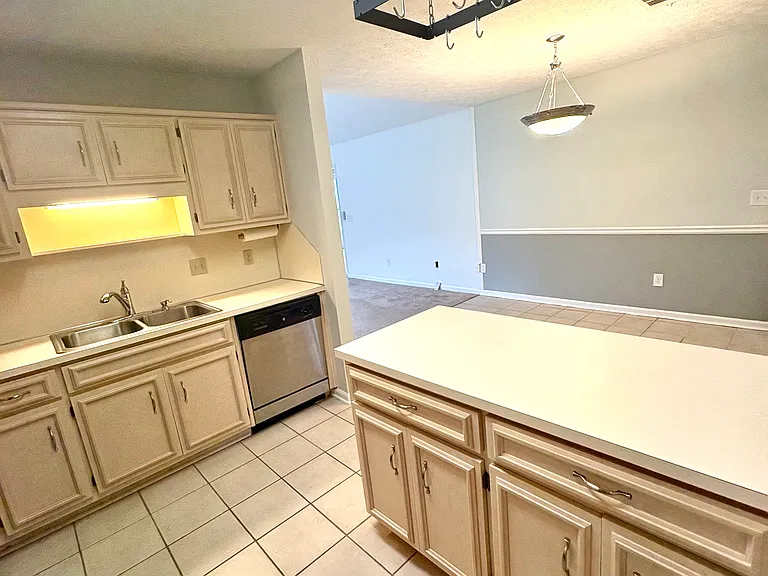 5240 Spinnaker Ct — Photo 6