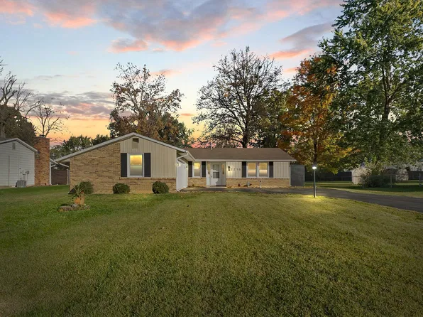 2216 August Dr, Fort Wayne, IN 46818