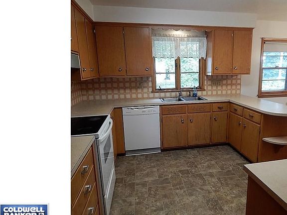 ANOTHER VIEW OF KITCHEN