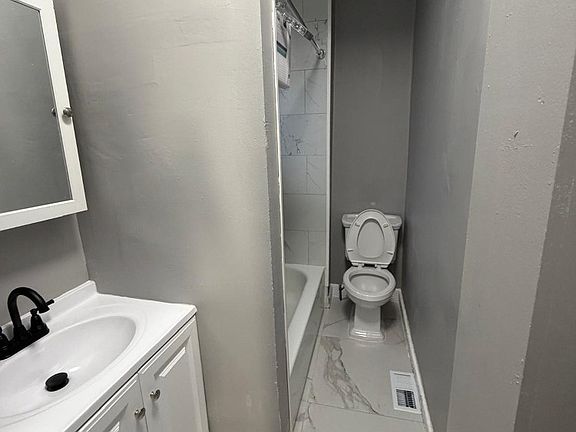 2nd image of 262 James St #1