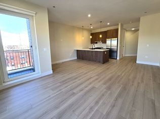 3043 W Irving Park Rd #301, Chicago, IL 60618