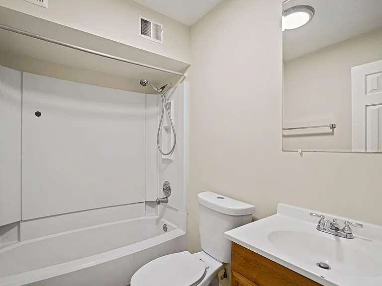 1141 N Vernon St — Photo 48
