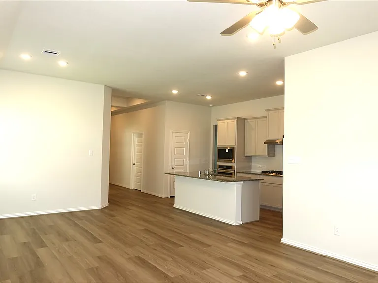 6306 Fulton Dr — Photo 4