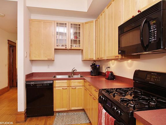 5th image of 3722 N Janssen Ave #2